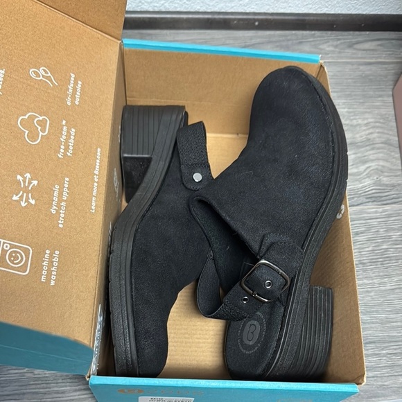 Bzees Women's Open Book Mule In Black Leather* - Picture 2 of 8